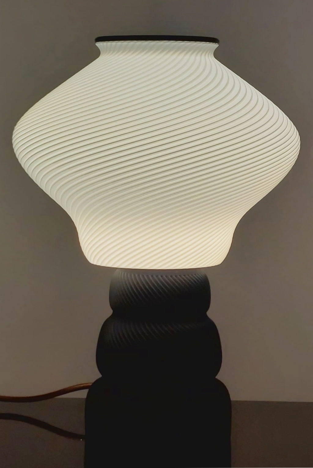 Home décor lamp "Black end White".