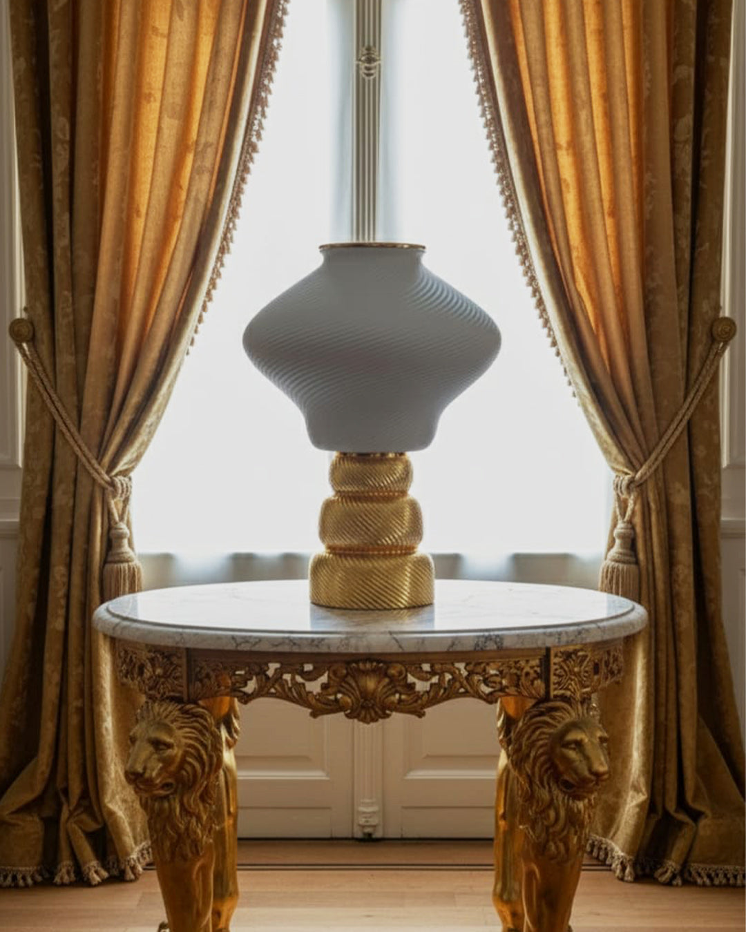 Home décor lamp "Rich Gold"