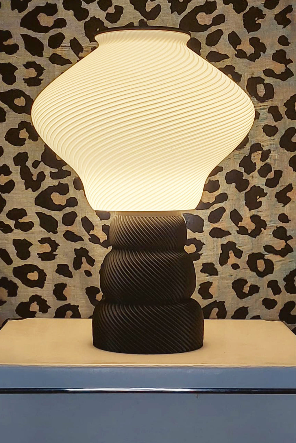 Home décor lamp "Black end White".