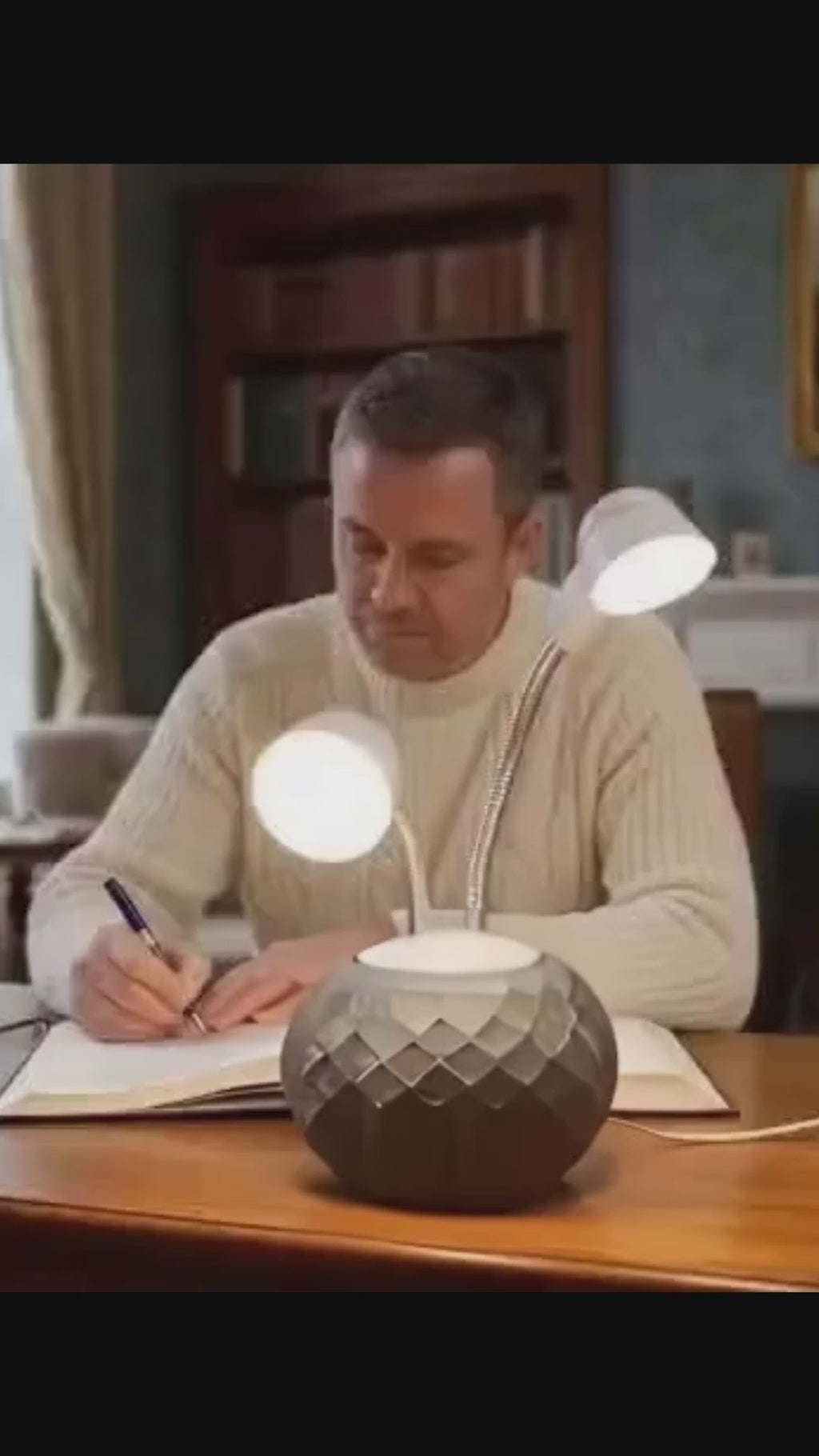 The "LilaKris" Triple-Head Flexible Lamp