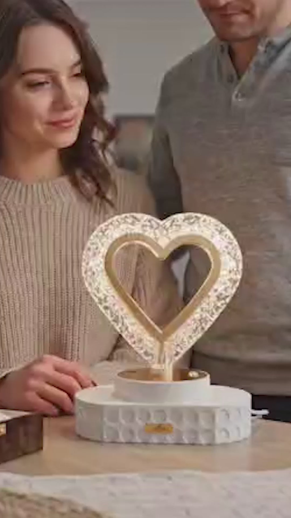 Elegant Crystal Heart LED Table Lamp – Dimmable & Color Changing