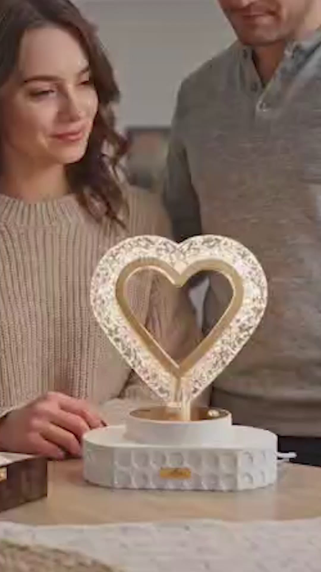 Elegant Crystal Heart LED Table Lamp – Dimmable & Color Changing